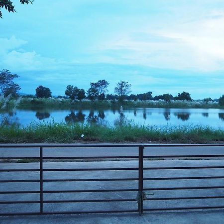 Rimmueng Resort Phanom Sarakham Buitenkant foto