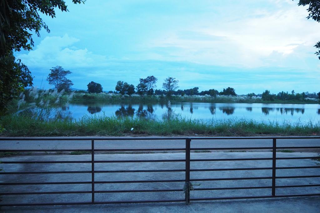 Rimmueng Resort Phanom Sarakham Buitenkant foto