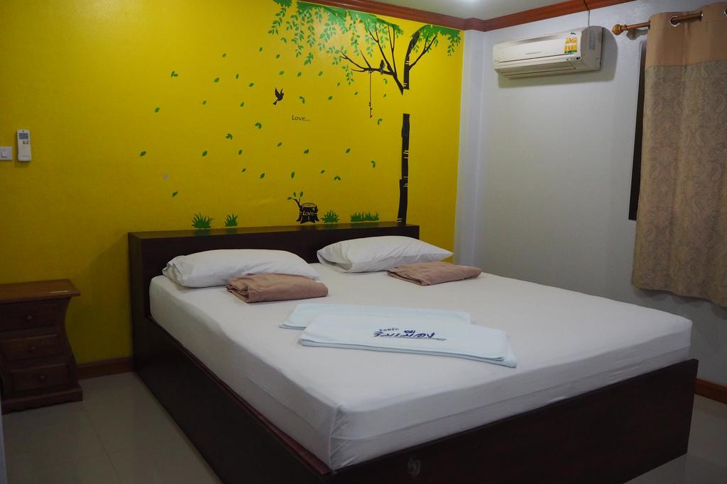 Rimmueng Resort Phanom Sarakham Buitenkant foto