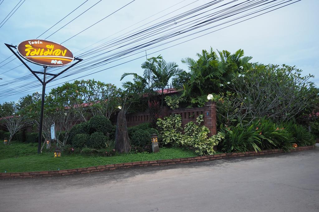Rimmueng Resort Phanom Sarakham Buitenkant foto